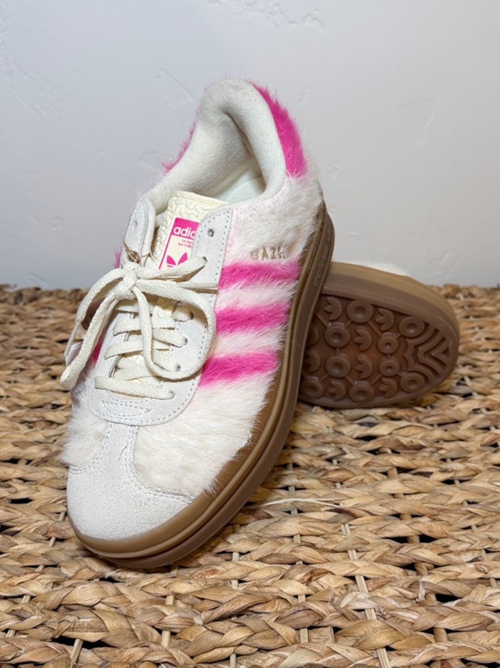 adidas Originals Gazelle Bold Cream and Hot Pink Fur Women’s Size 6